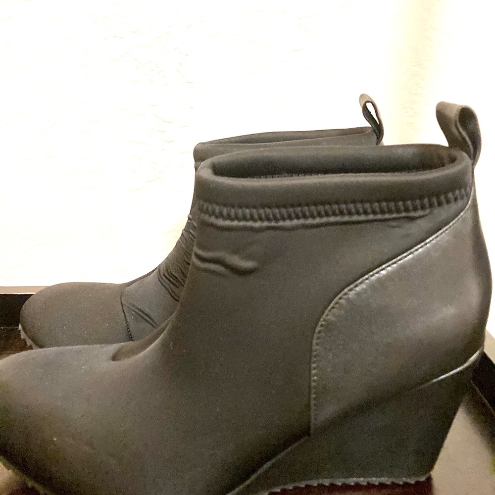 Comfy Stylish Black Wedge Ankle Booties